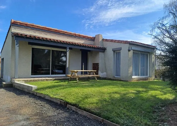 La Maison Du Soleil Tatil Evi Pouzauges